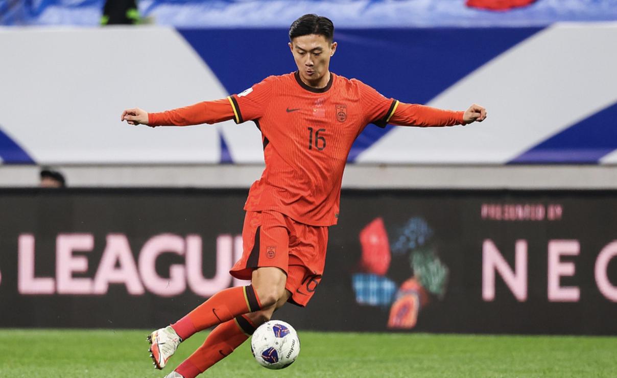 开云-莱万多夫斯基与90激战独行侠分钟，爆冷胜负难料！，哈兰德焦点对战引发球迷热议的简单介绍