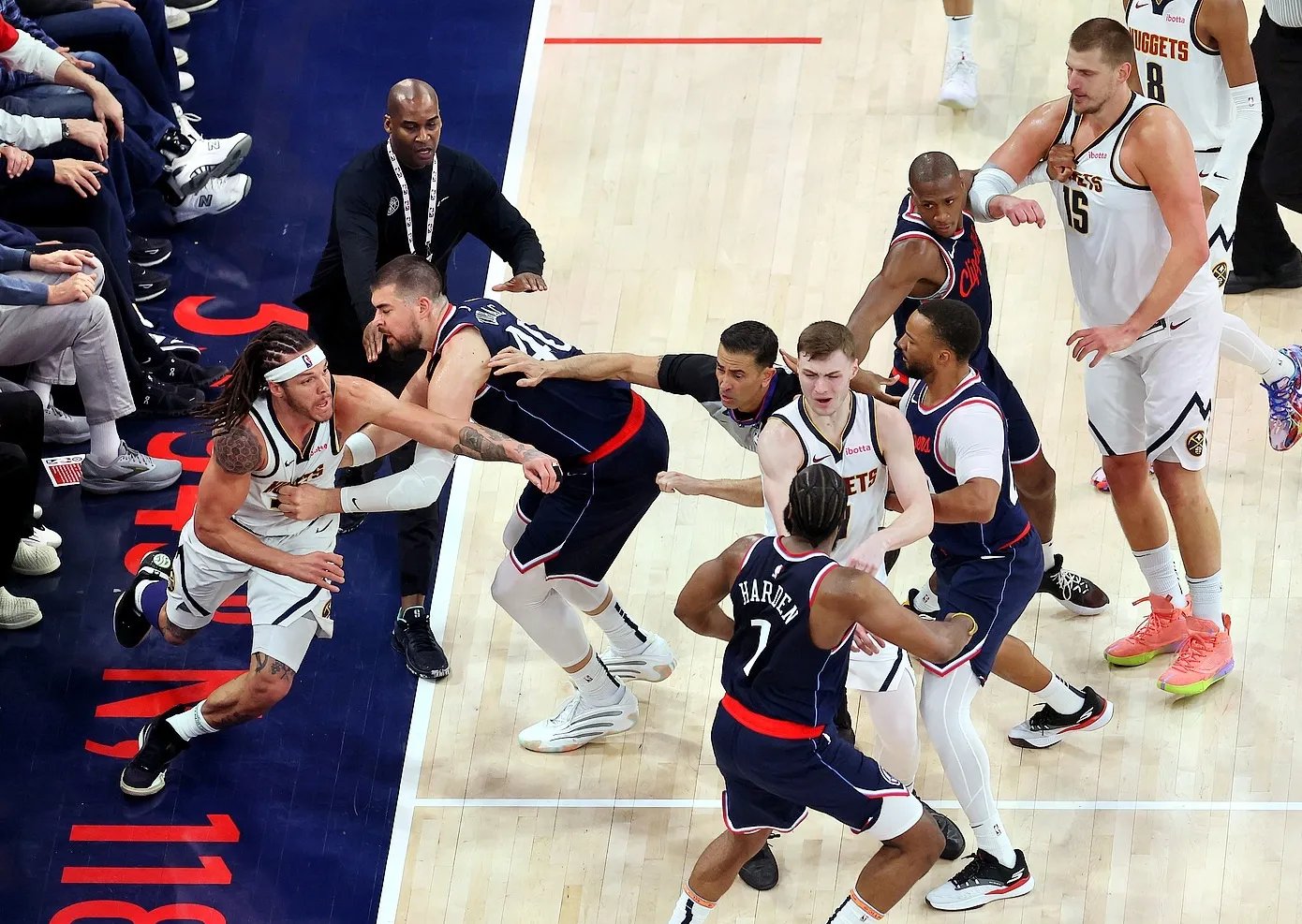 开云登录入口-Faker与40激战美国队分钟，晋级下一阶段胜负难料！，哈登焦点对战全场沸腾不已的简单介绍