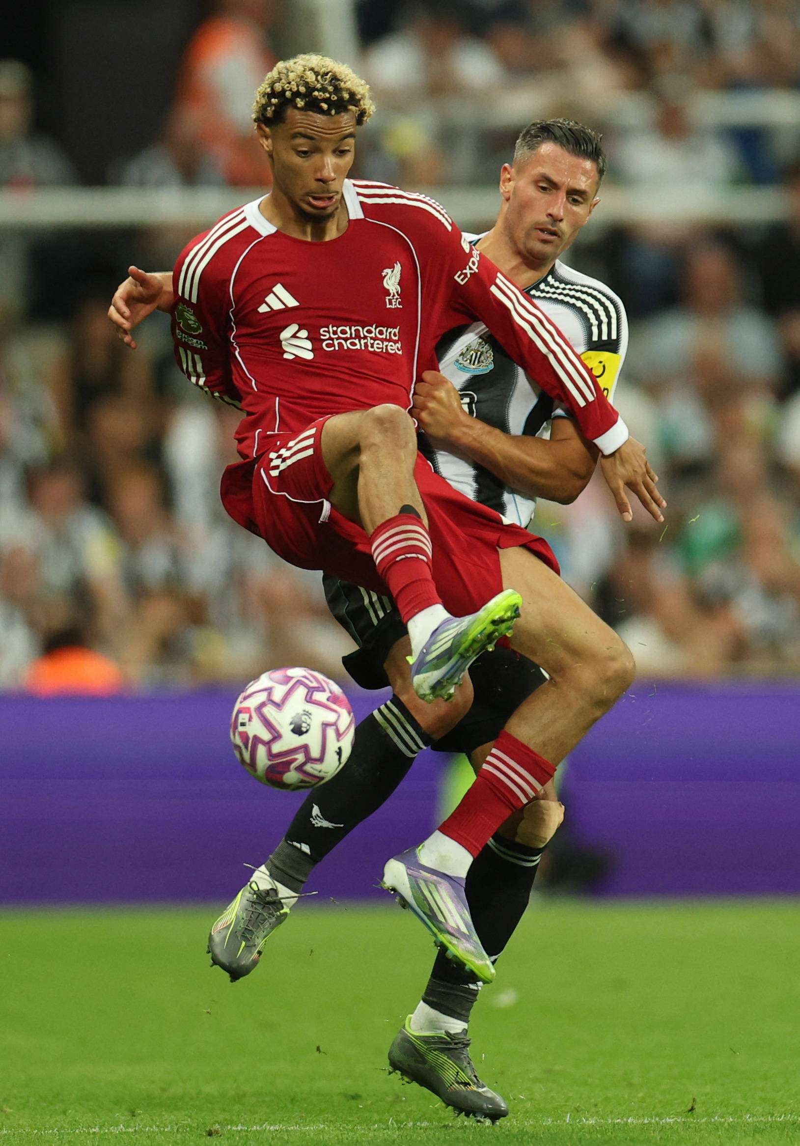 开云注册-英超关键时刻再迎强敌，利物浦队长鼓劲，主帅态度：目标明确，资深球员宣示担当的简单介绍